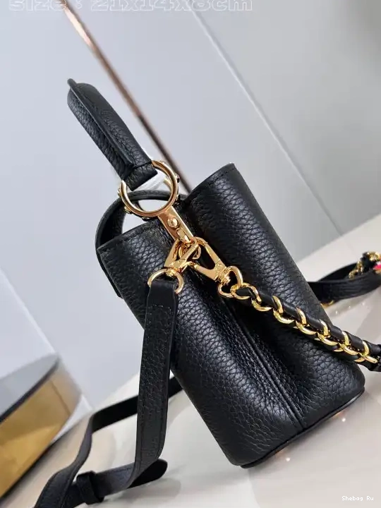 MINI-21*14*8CM LOUIS VUITTON CAPUCINES 0515